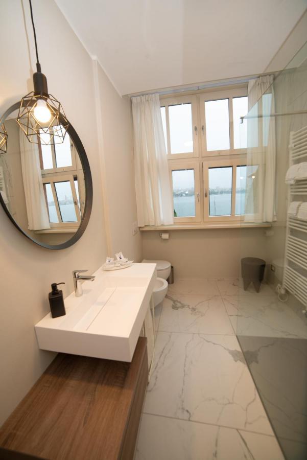 Little Marina Apartment Malgrate Eksteriør bilde